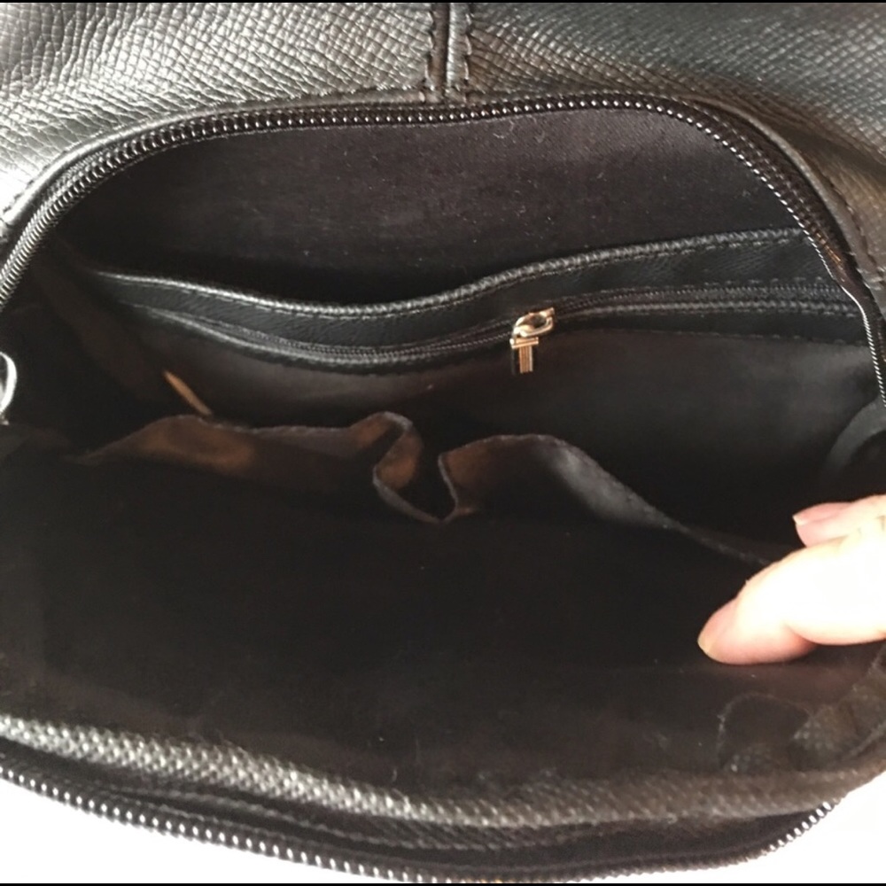 Leather backpack in black 5⭐️rated - Picture 7 of 8